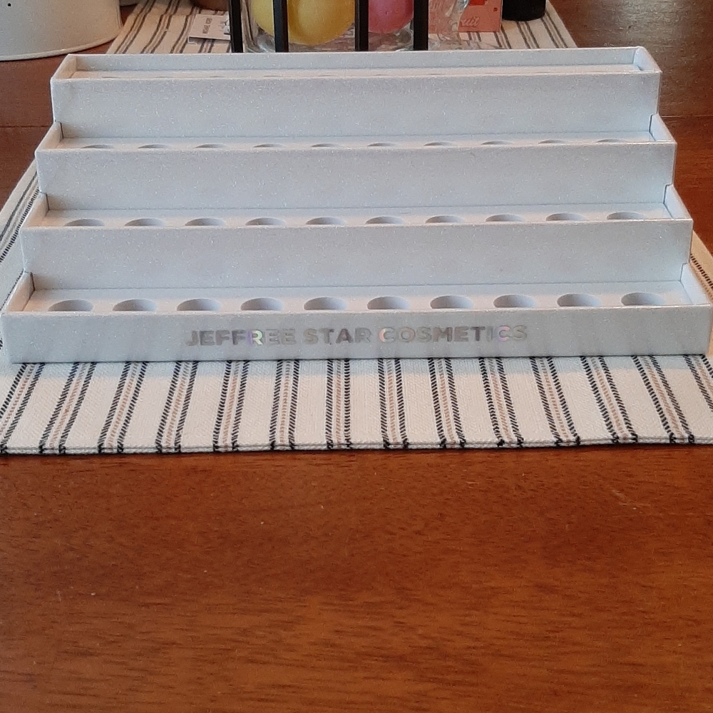 Jeffree Star Cosmetics lippie holder